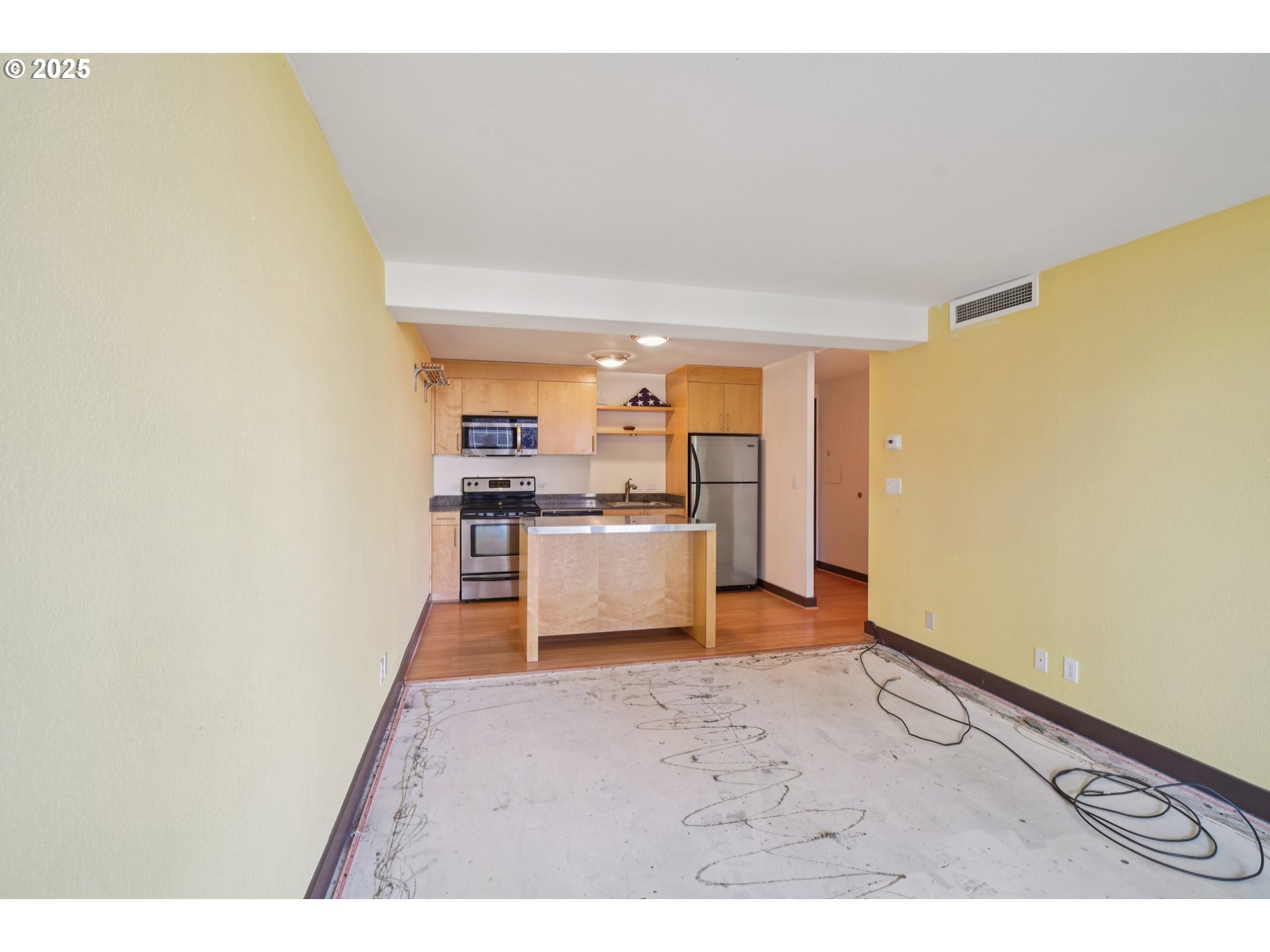 255 Southwest Harrison Street, Unit 12E Portland, OR 97201 - Photo 7 of 28 Gallery Image 7