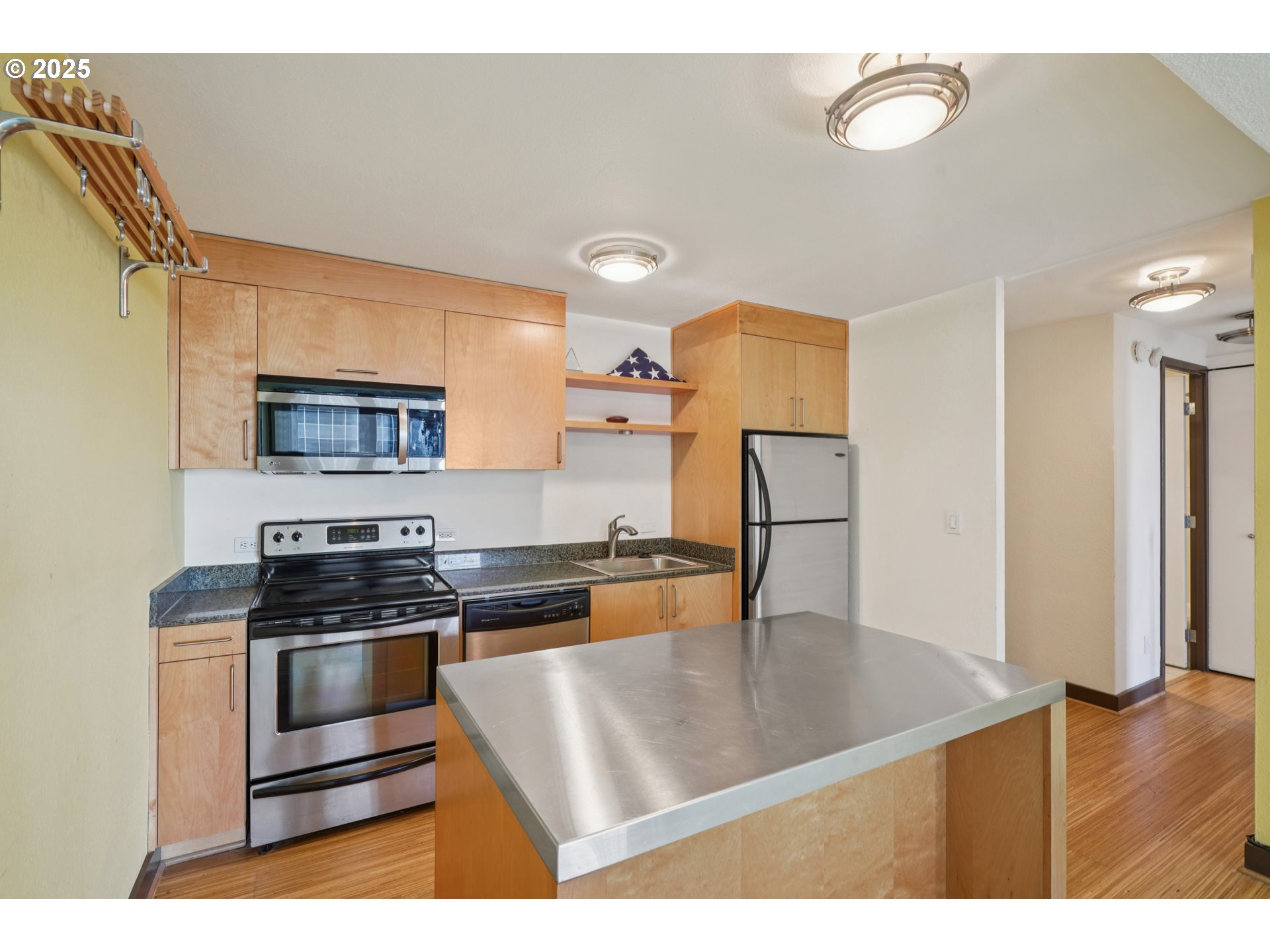 255 Southwest Harrison Street, Unit 12E Portland, OR 97201 - Photo 8 of 28 Gallery Image 8