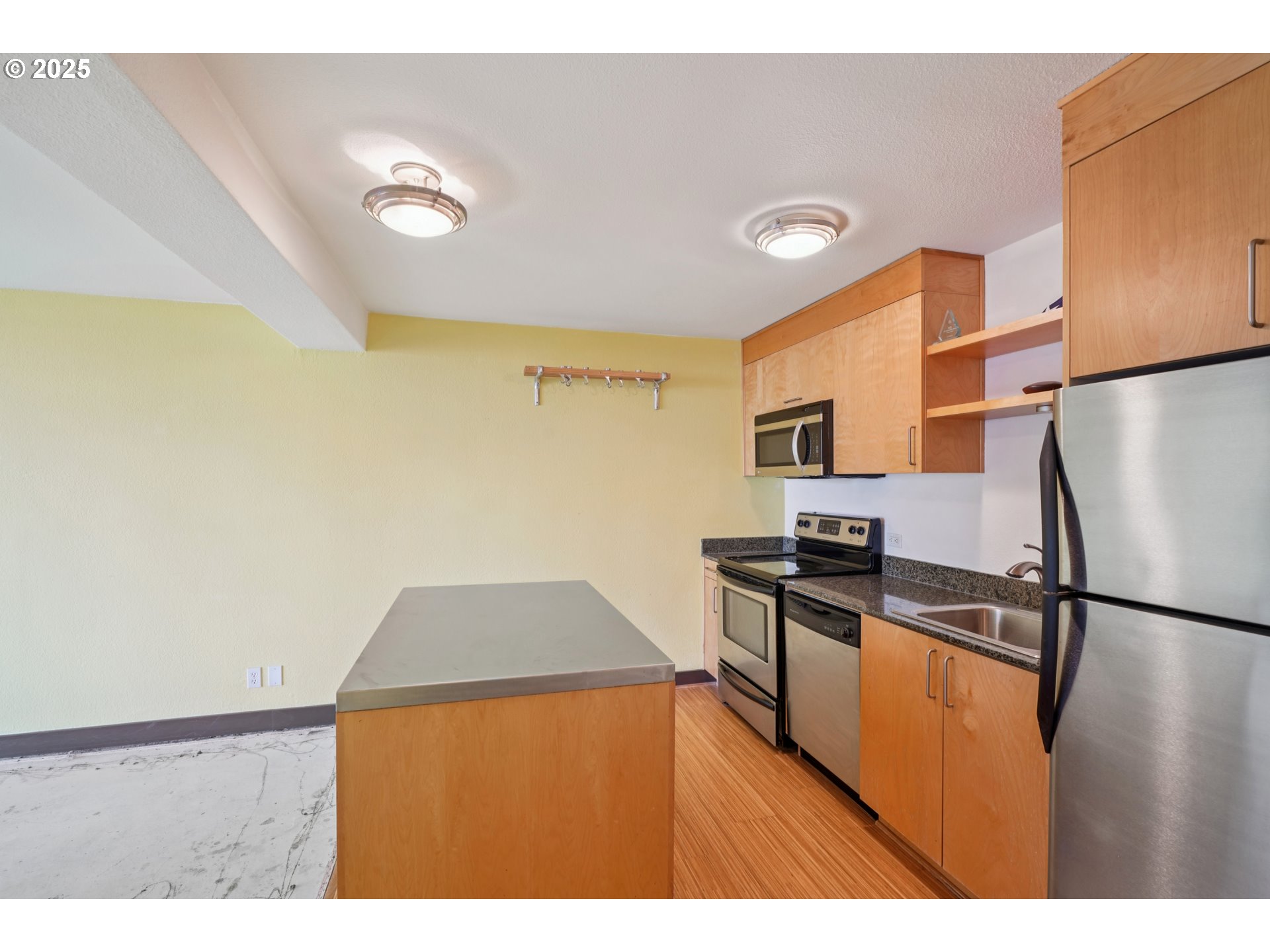 255 Southwest Harrison Street, Unit 12E Portland, OR 97201 - Photo 10 of 28 Gallery Image 10