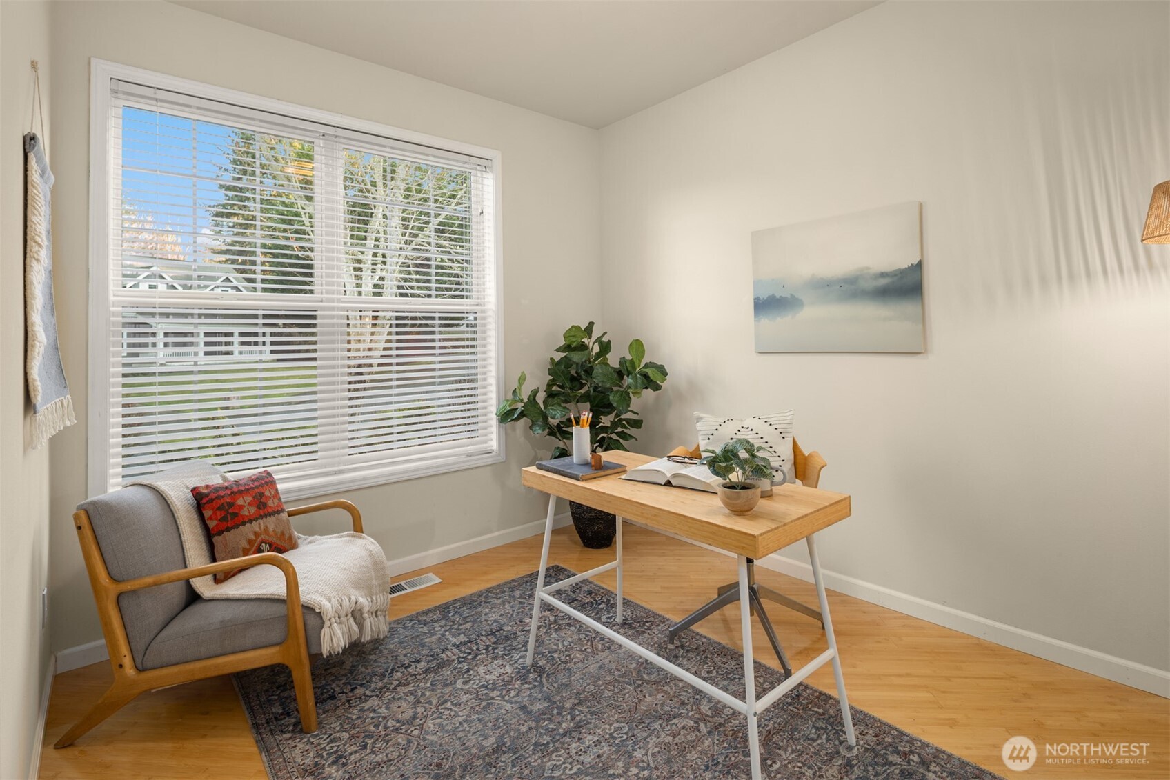 1402 Langara Circle Bellingham, WA 98229 - Photo 20 of 40 a living room with furniture and a window