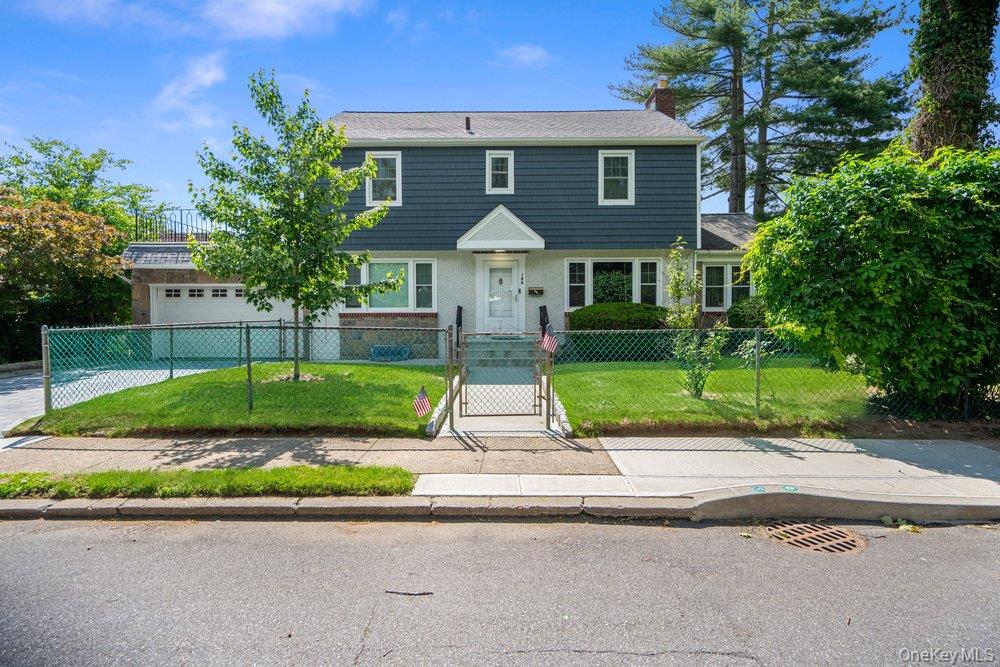 165 Linmouth Road Malverne, NY 11565 - Photo 3 of 26