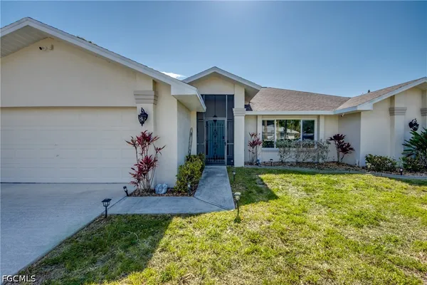 $427,500 | 308 North Avenue, Lehigh Acres, FL 33936