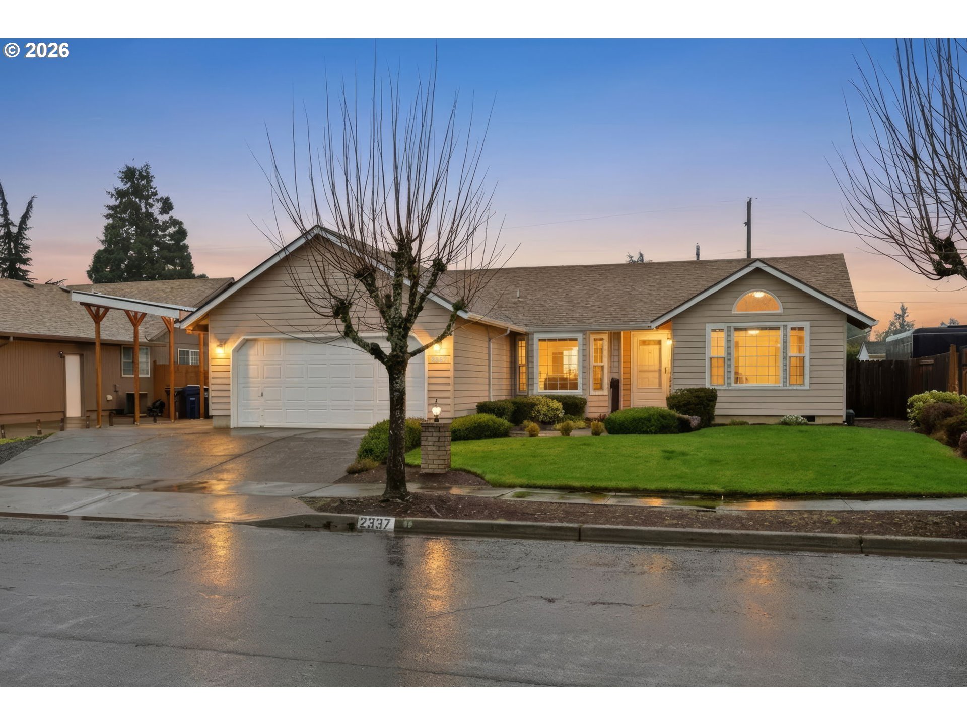 2337 Loch Drive Springfield, OR 97477 - Photo 2 of 35