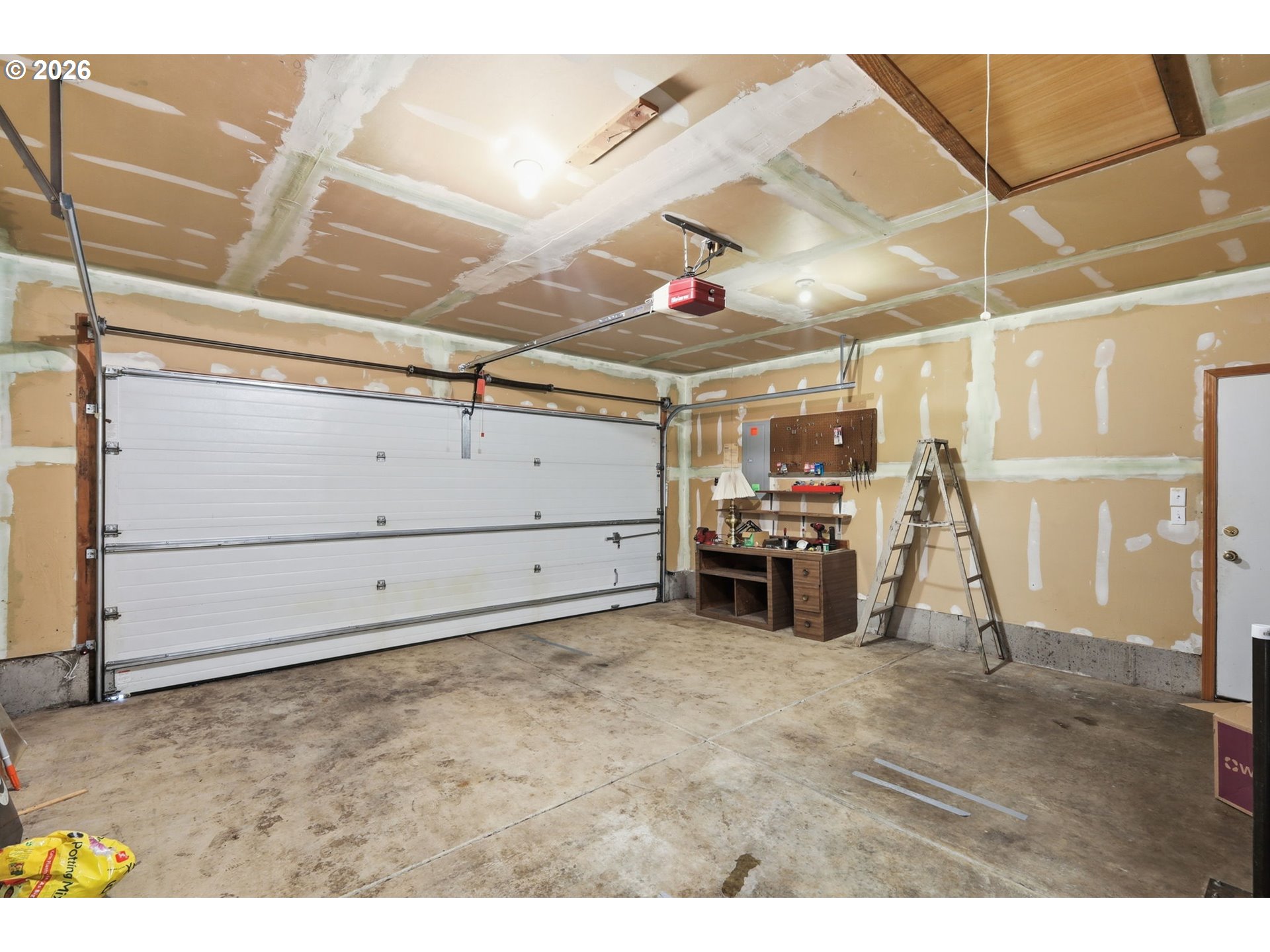 2337 Loch Drive Springfield, OR 97477 - Photo 31 of 35