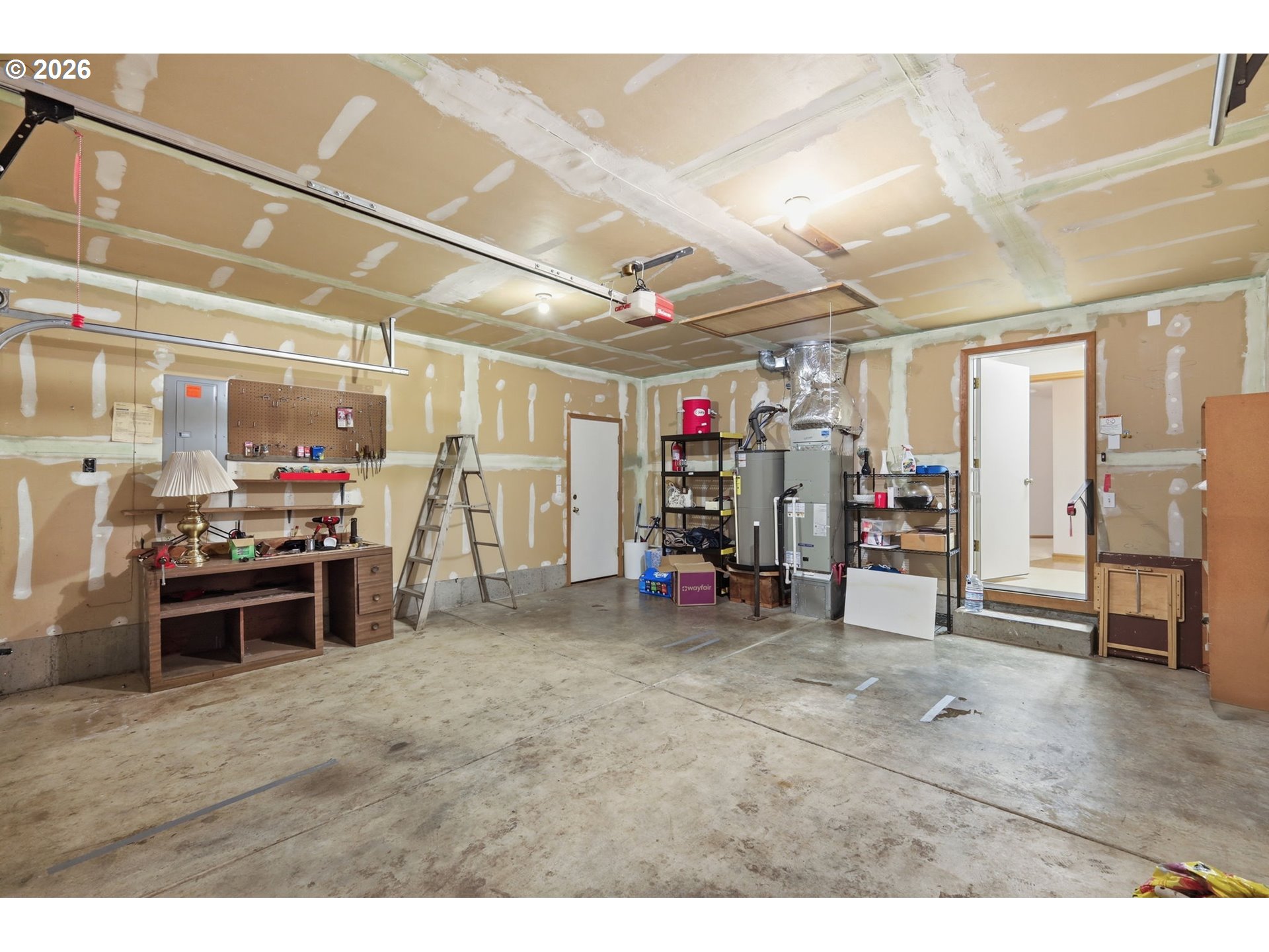 2337 Loch Drive Springfield, OR 97477 - Photo 32 of 35