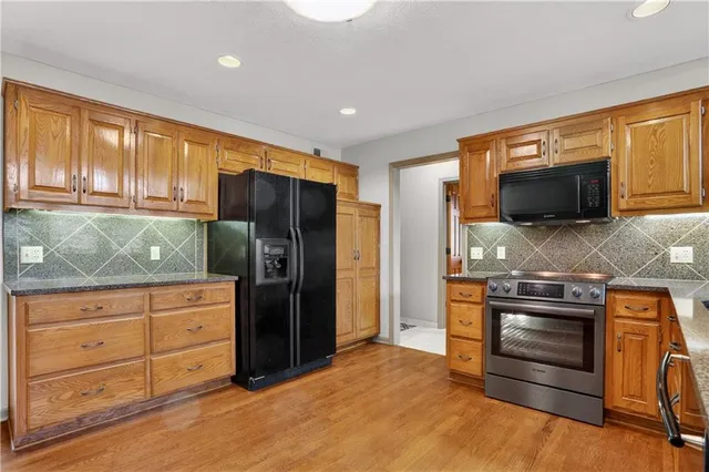 $460,000 | 5008 Northwest 87th Street, Kansas City, MO 64154