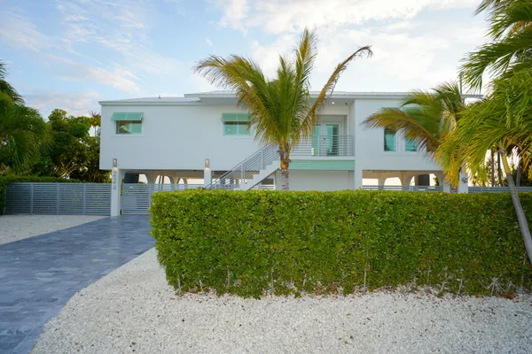 $3,625,000 | 224 West Seaview Circle, Marathon, FL 33050