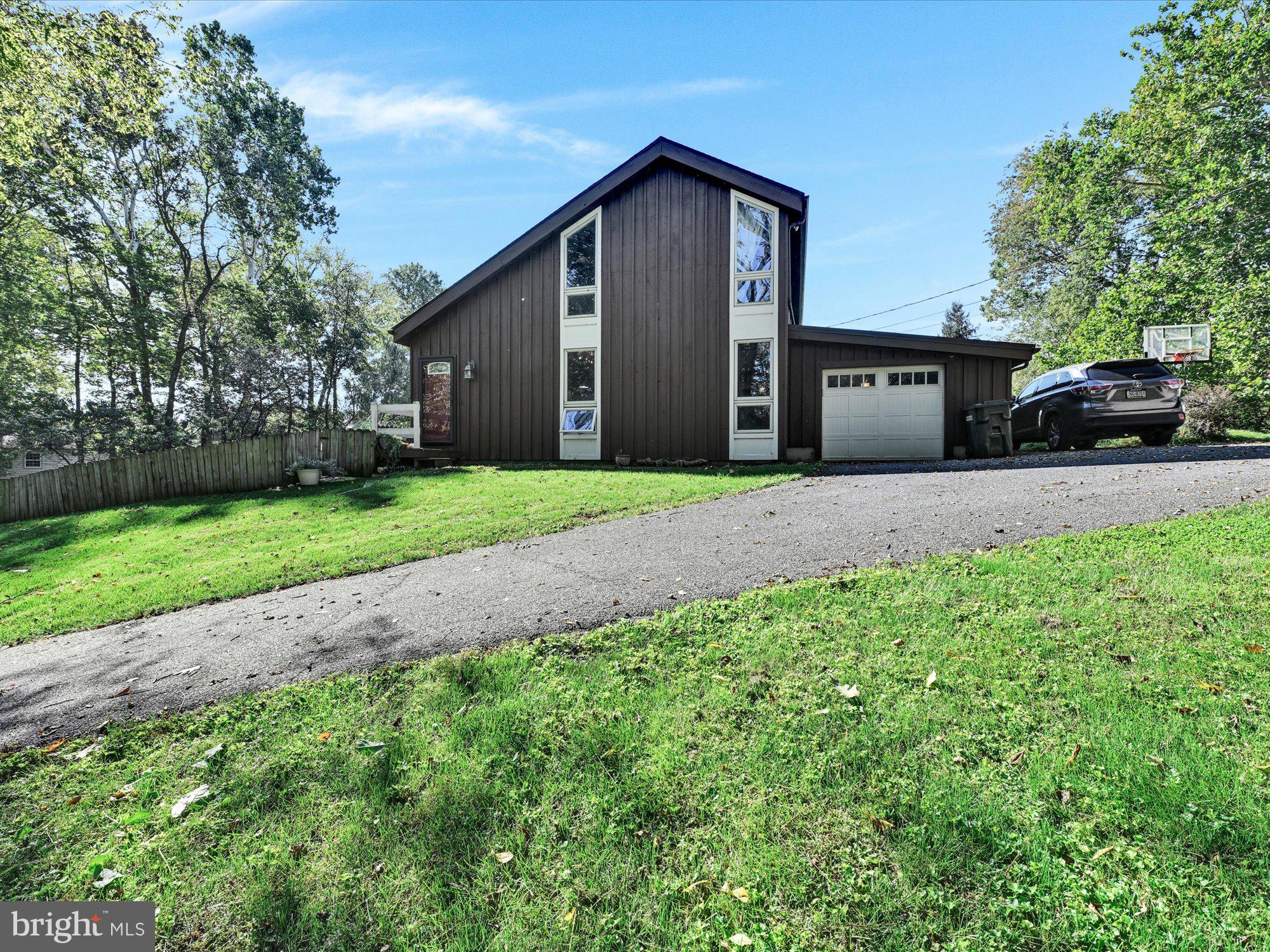 22 Cocalico Road Lititz, PA 17543 - Photo 2 of 32 Front