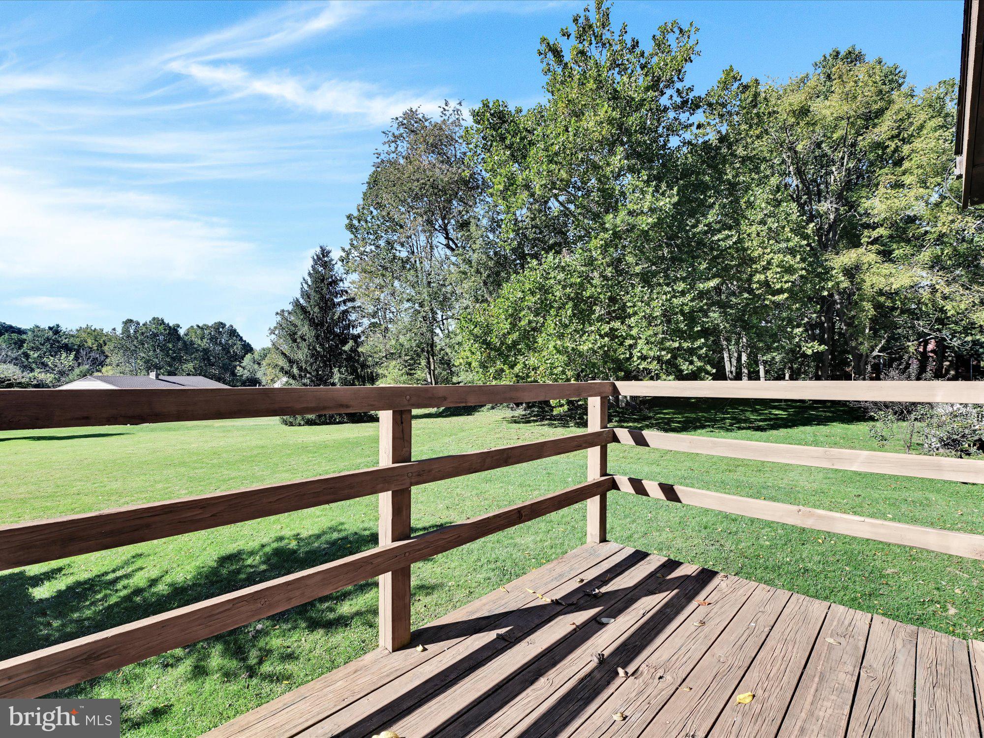 22 Cocalico Road Lititz, PA 17543 - Photo 19 of 32 Deck