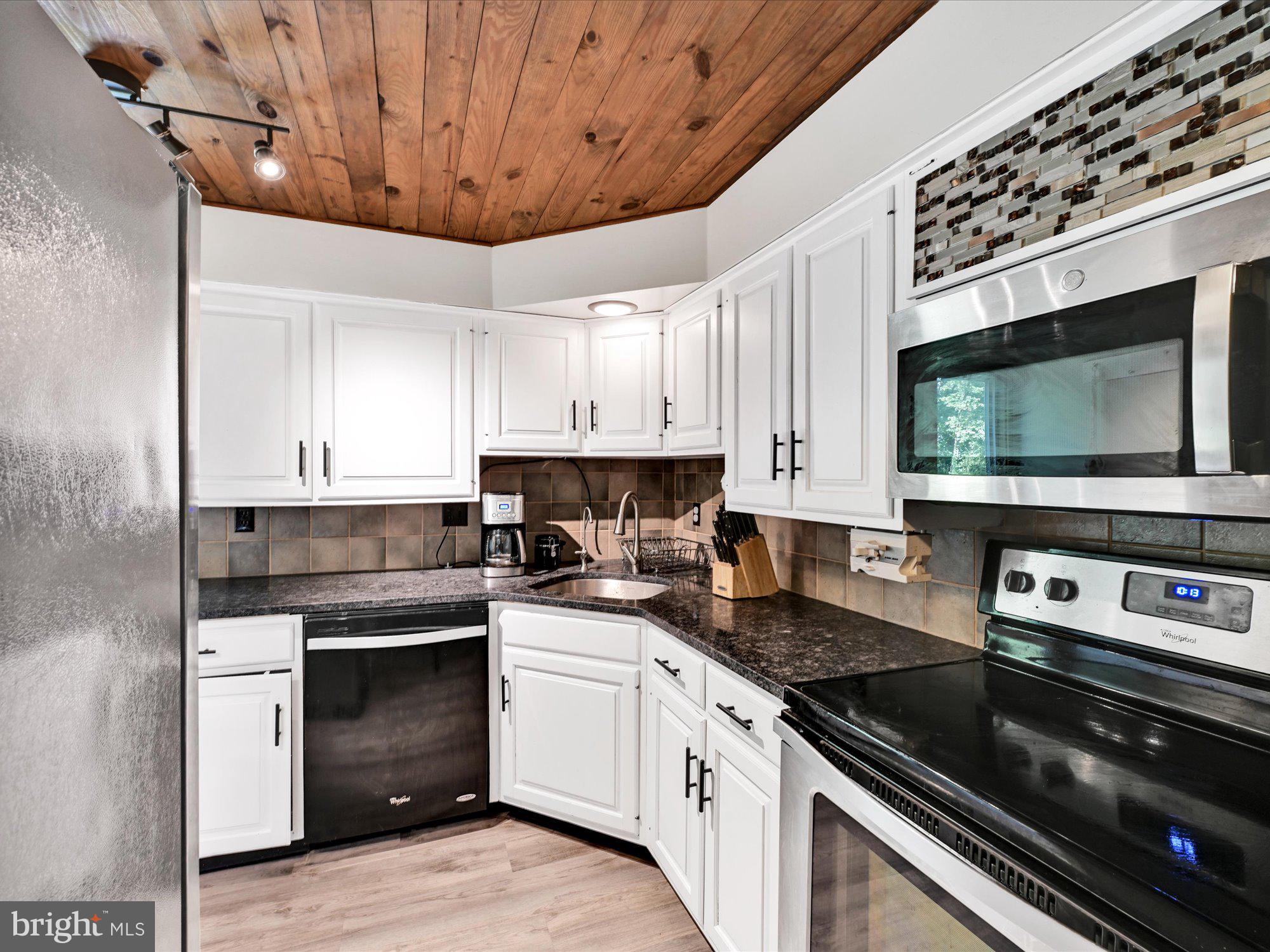 22 Cocalico Road Lititz, PA 17543 - Photo 9 of 32 Kithcen