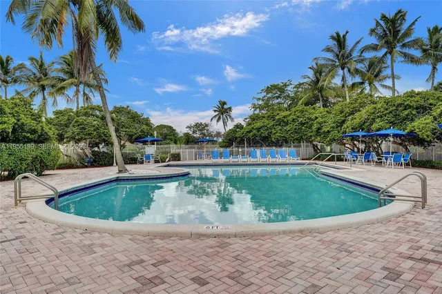 $850,000 | 1994 Northwest 169th Avenue, Pembroke Pines, FL 33028