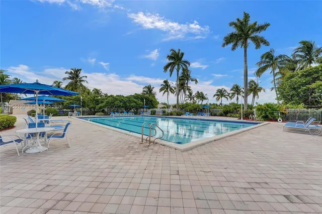 $850,000 | 1994 Northwest 169th Avenue, Pembroke Pines, FL 33028