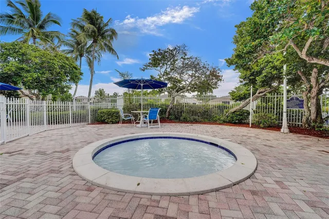 $850,000 | 1994 Northwest 169th Avenue, Pembroke Pines, FL 33028