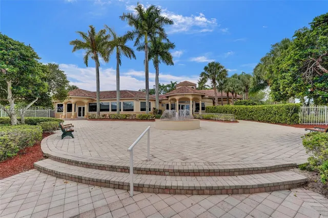 $850,000 | 1994 Northwest 169th Avenue, Pembroke Pines, FL 33028