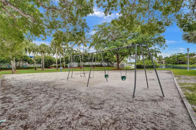 $850,000 | 1994 Northwest 169th Avenue, Pembroke Pines, FL 33028