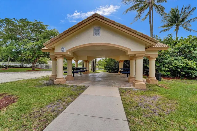 $850,000 | 1994 Northwest 169th Avenue, Pembroke Pines, FL 33028
