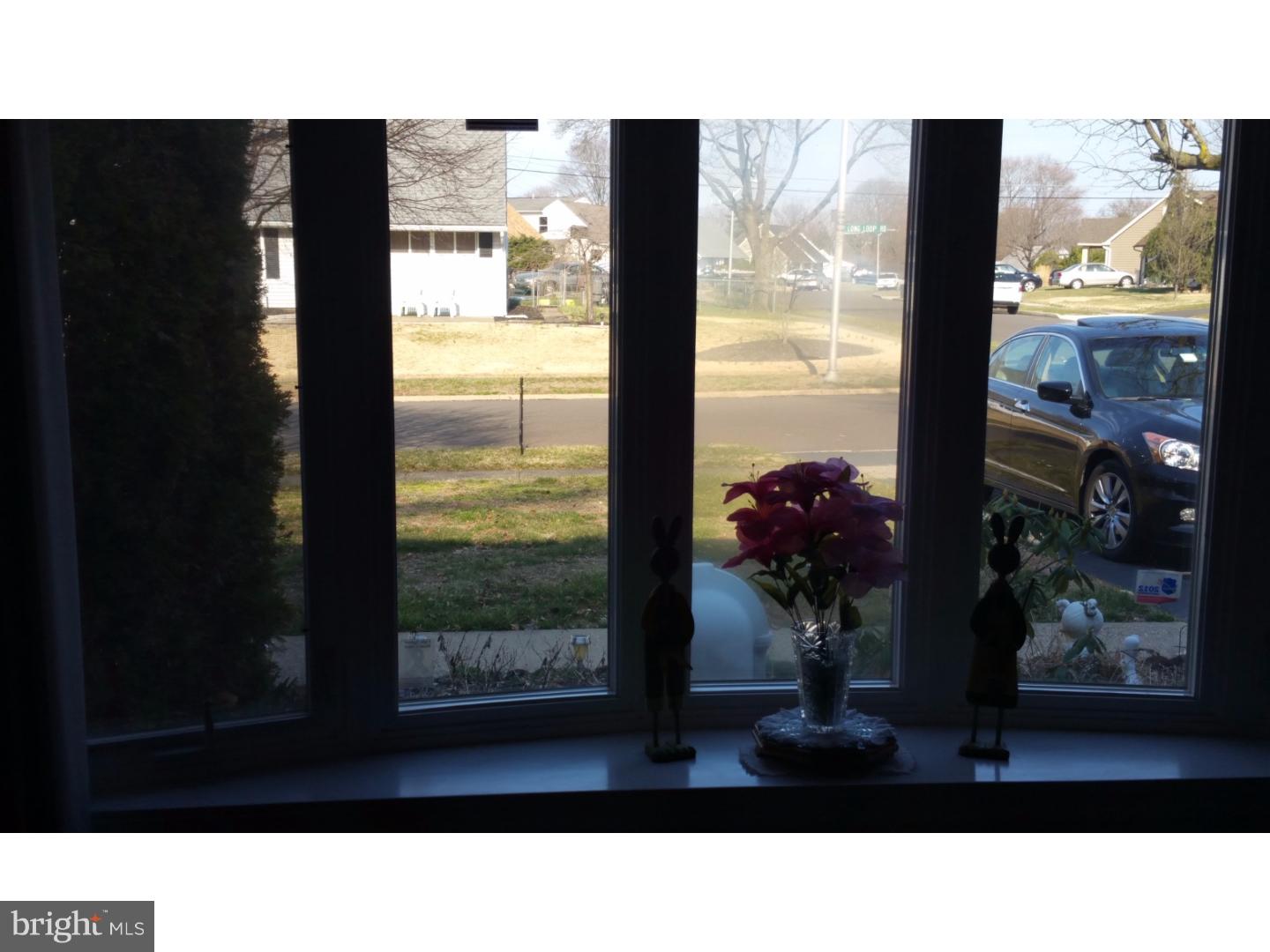 19 Long Loop Road Levittown, PA 19056 - Photo 3 of 25 Gallery Image 3
