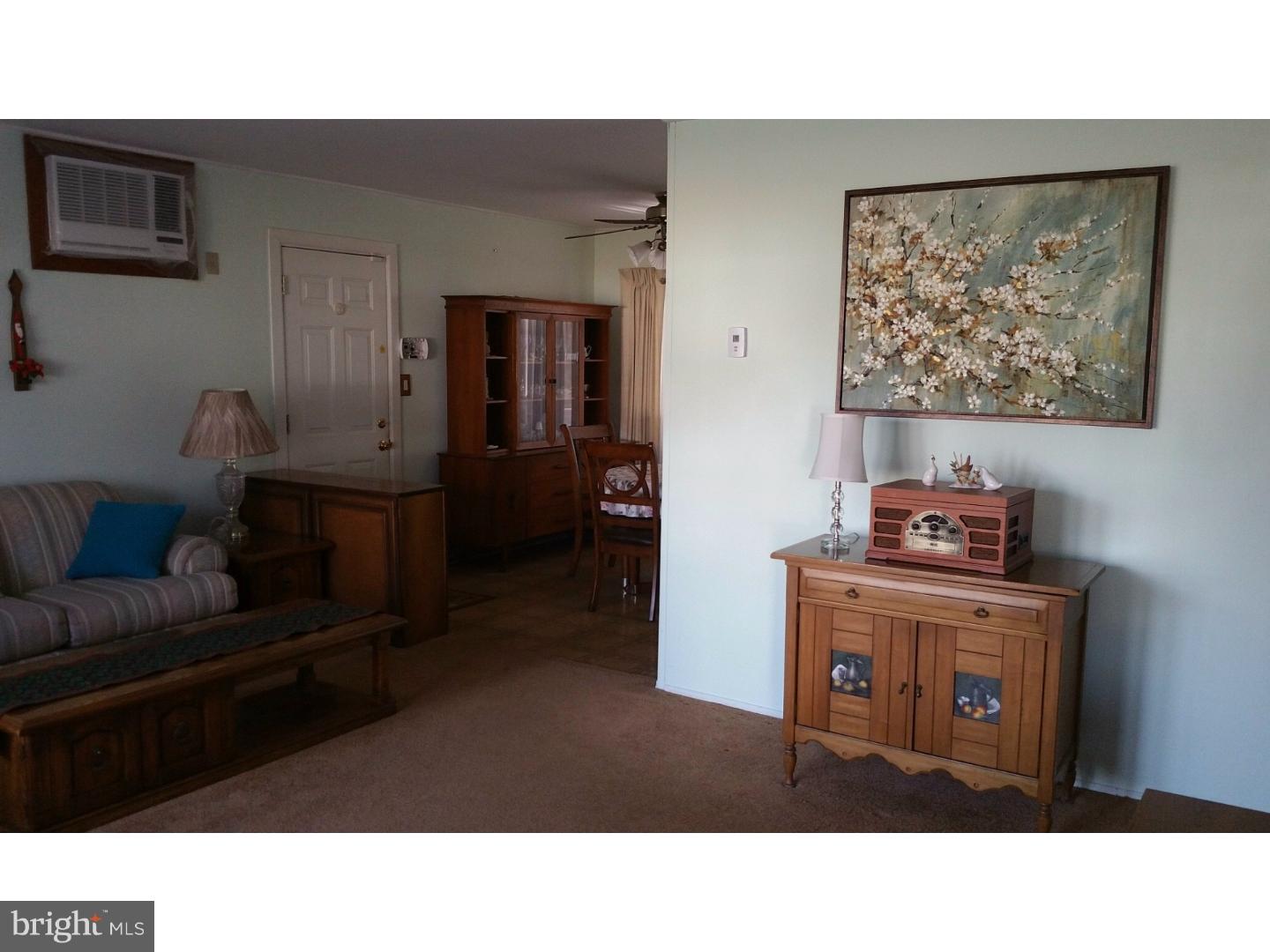 19 Long Loop Road Levittown, PA 19056 - Photo 5 of 25 Gallery Image 5
