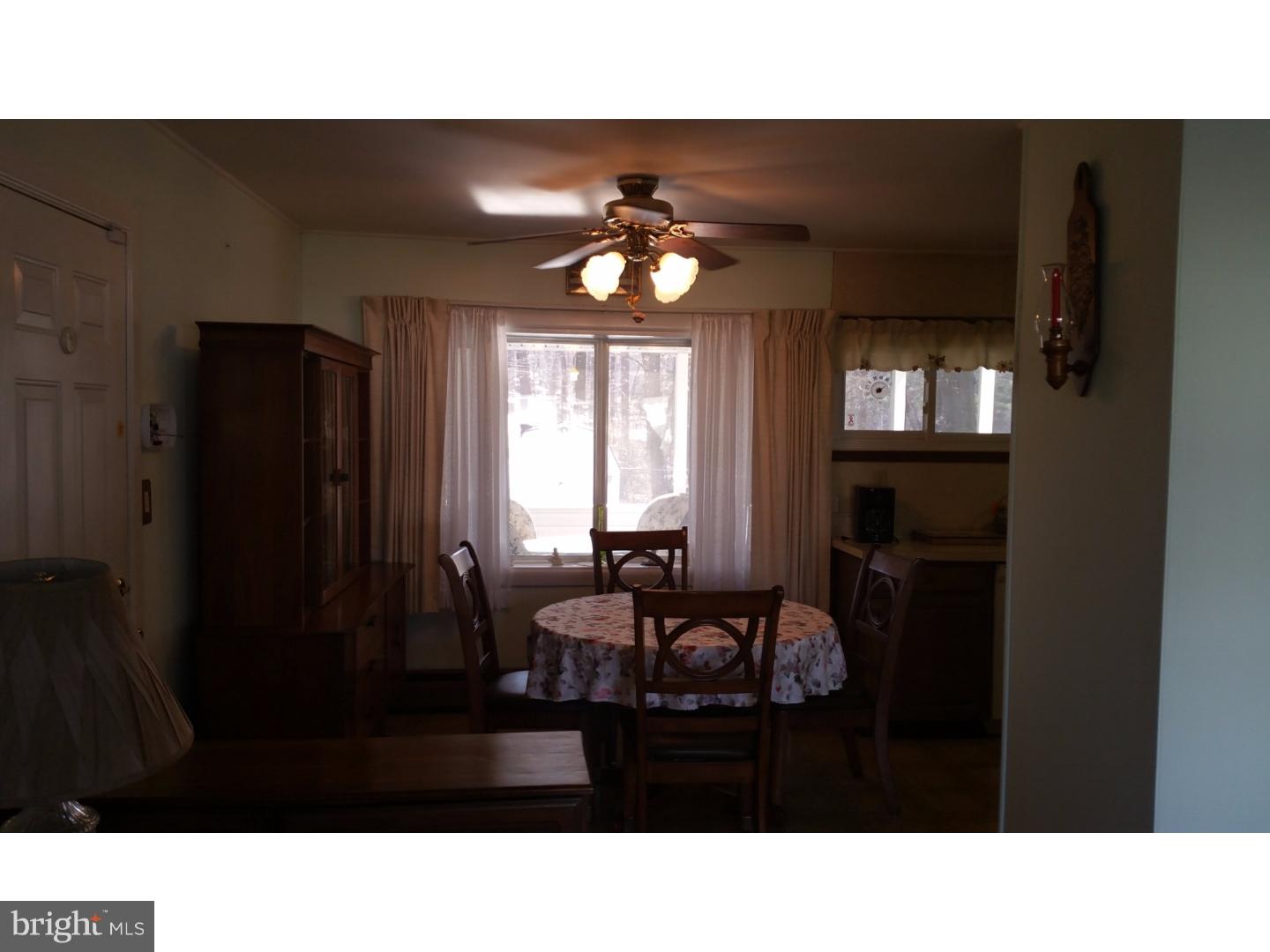 19 Long Loop Road Levittown, PA 19056 - Photo 6 of 25 Gallery Image 6