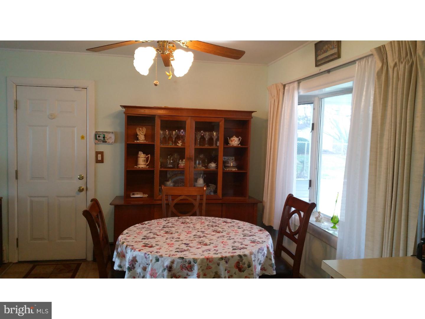 19 Long Loop Road Levittown, PA 19056 - Photo 7 of 25 Gallery Image 7
