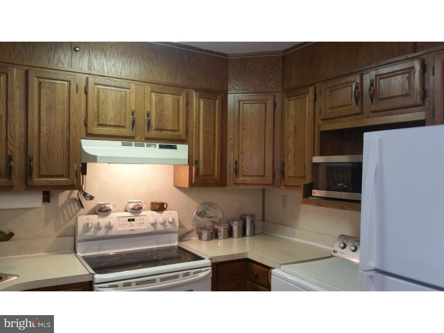 19 Long Loop Road Levittown, PA 19056 - Photo 10 of 25 Gallery Image 10