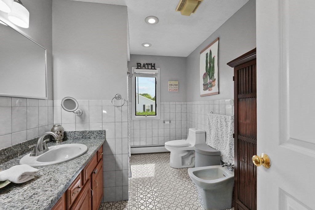 137 Ridgecrest Road Fall River, MA 02720 - Photo 21 of 33 Gallery Image 21