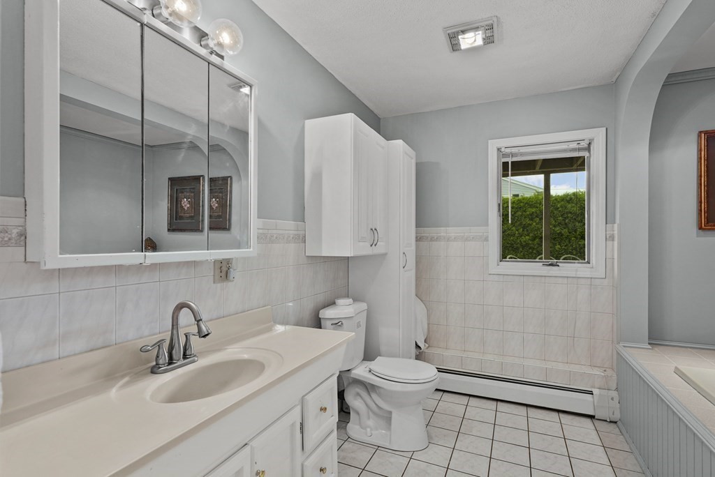 137 Ridgecrest Road Fall River, MA 02720 - Photo 26 of 33 Gallery Image 26