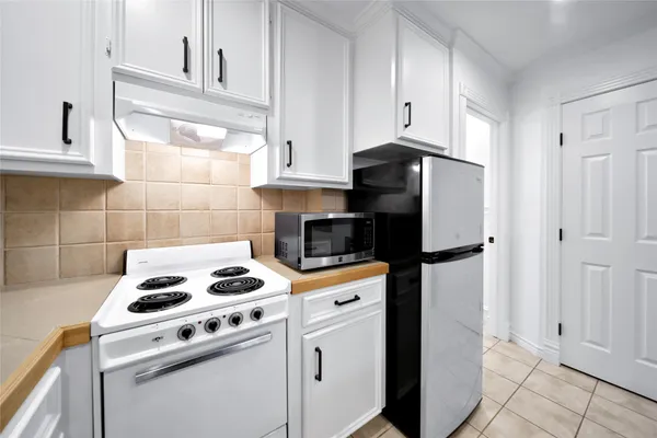 $1,900 | 520 West 15th Street, Houston, TX 77008