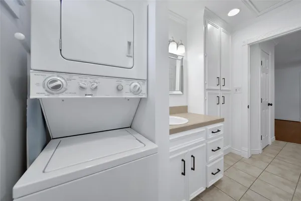 $1,900 | 520 West 15th Street, Houston, TX 77008