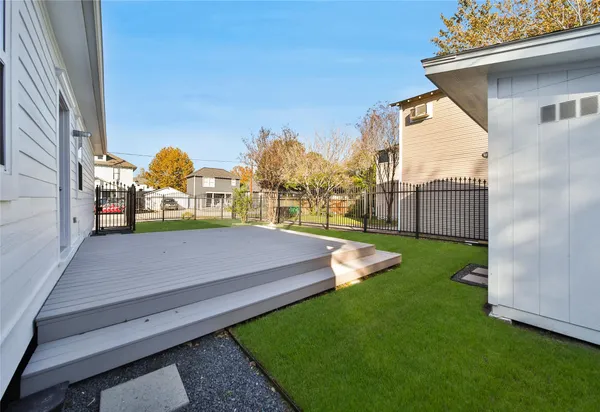 $1,900 | 520 West 15th Street, Houston, TX 77008