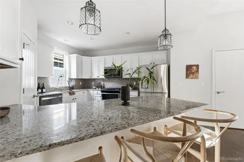 $800,000 | 11248 East 25th Drive, Aurora, CO 80010