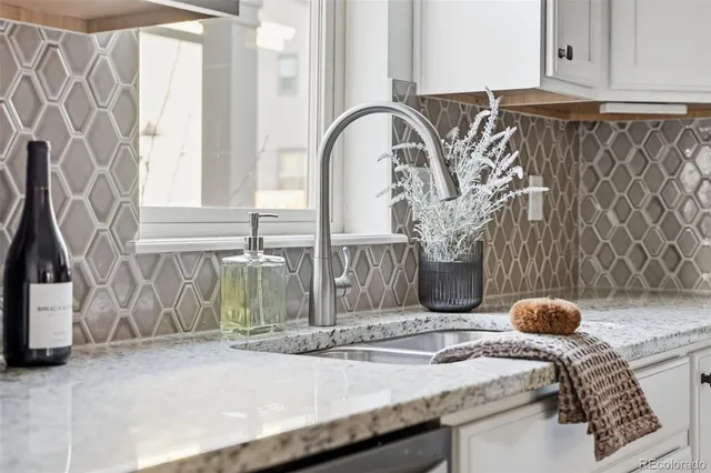 $800,000 | 11248 East 25th Drive, Aurora, CO 80010