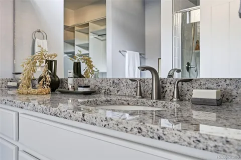 $800,000 | 11248 East 25th Drive, Aurora, CO 80010