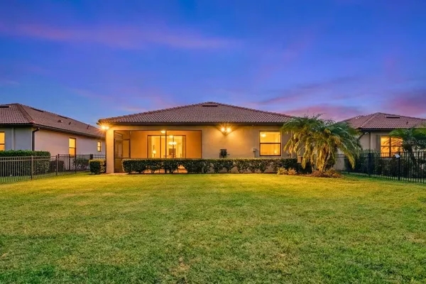 $550,000 | 10015 Marbella Drive, Bradenton, FL 34211