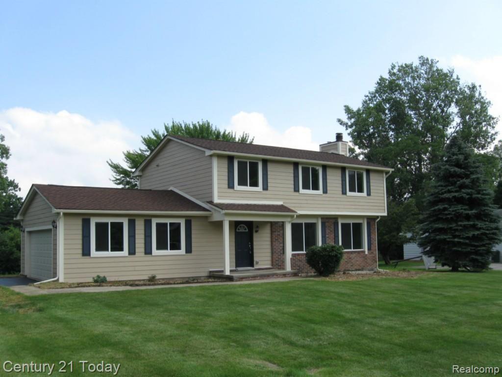 2559 Peterboro Road West Bloomfield, MI 48323 - Photo 1 of 26 Redone Inside and Out.