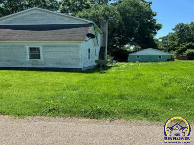 201 Kickapoo Street Easton, KS 66020 - Photo 2 of 2