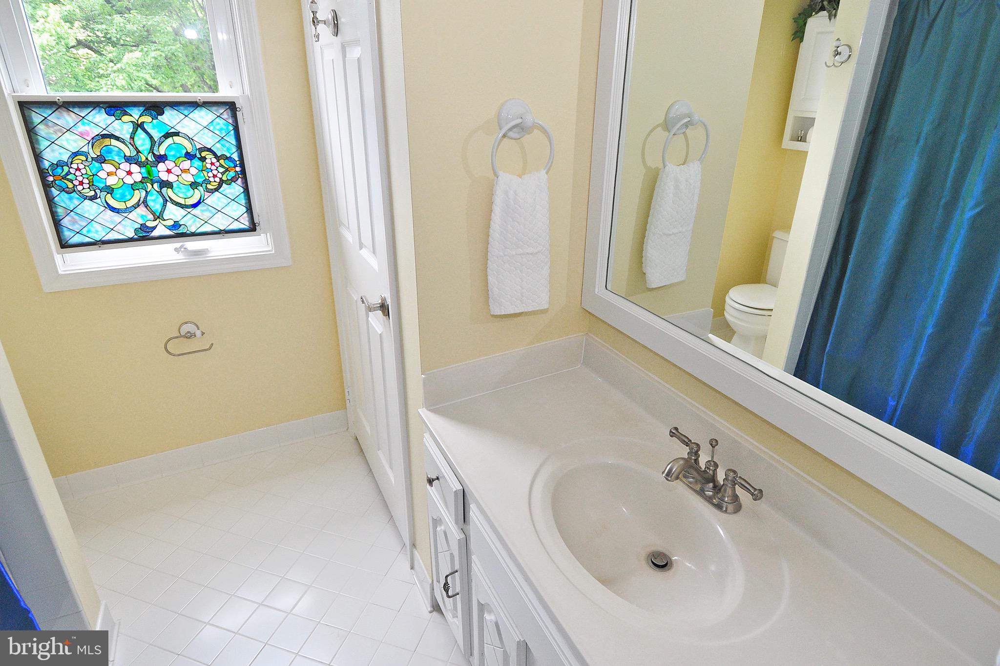 38 Carrollton Road Sterling, VA 20165 - Photo 36 of 53 Hall Bath