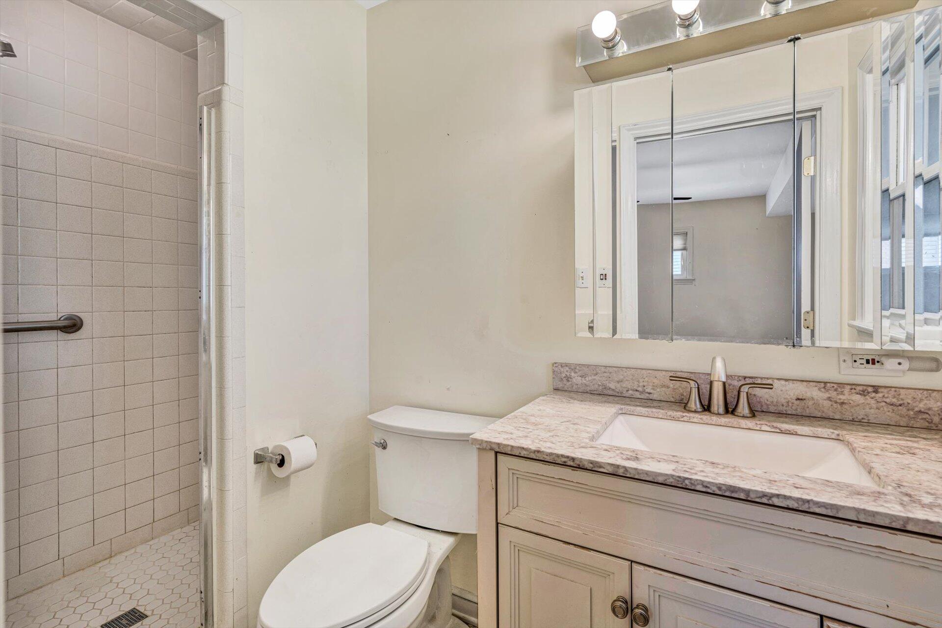 3515 Greencliff Road Roanoke, VA 24018 - Photo 13 of 29 16-052720220046