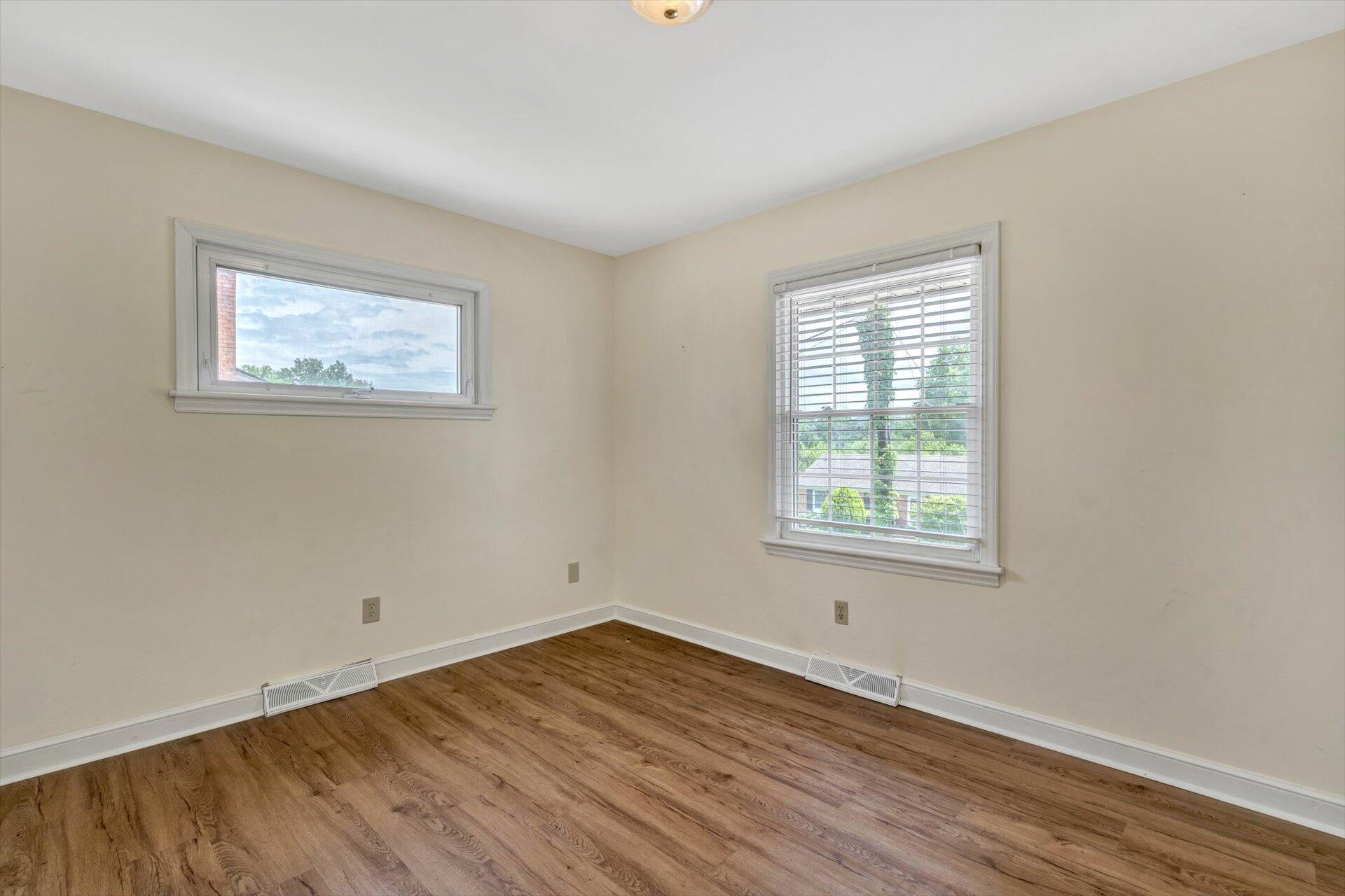 3515 Greencliff Road Roanoke, VA 24018 - Photo 14 of 29 17-052720220047