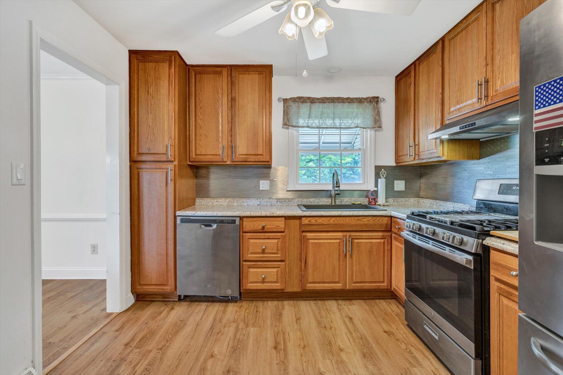 3515 Greencliff Road Roanoke, VA 24018 - Photo 2 of 29 09-052720220039