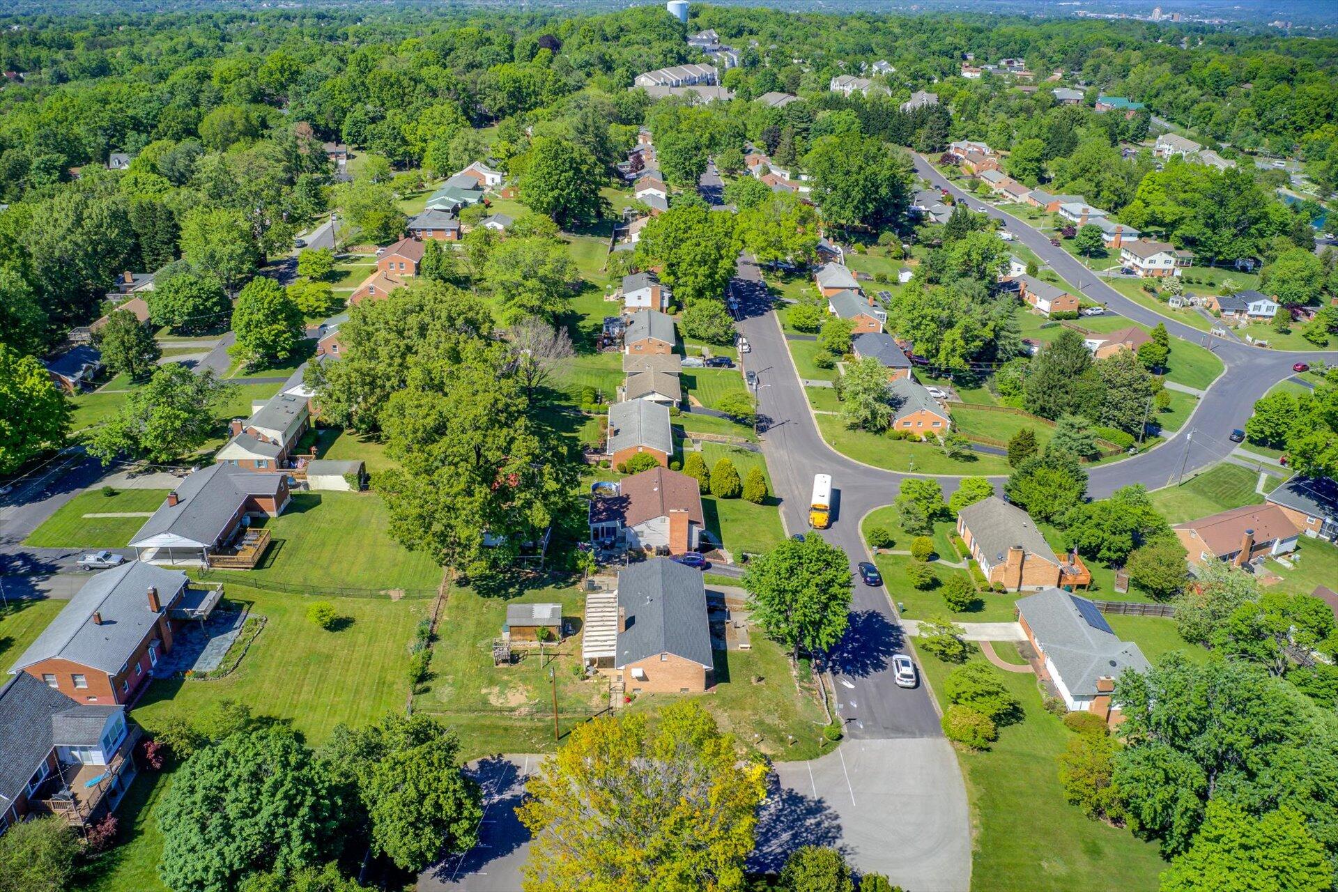 3515 Greencliff Road Roanoke, VA 24018 - Photo 24 of 29 10-051120220029
