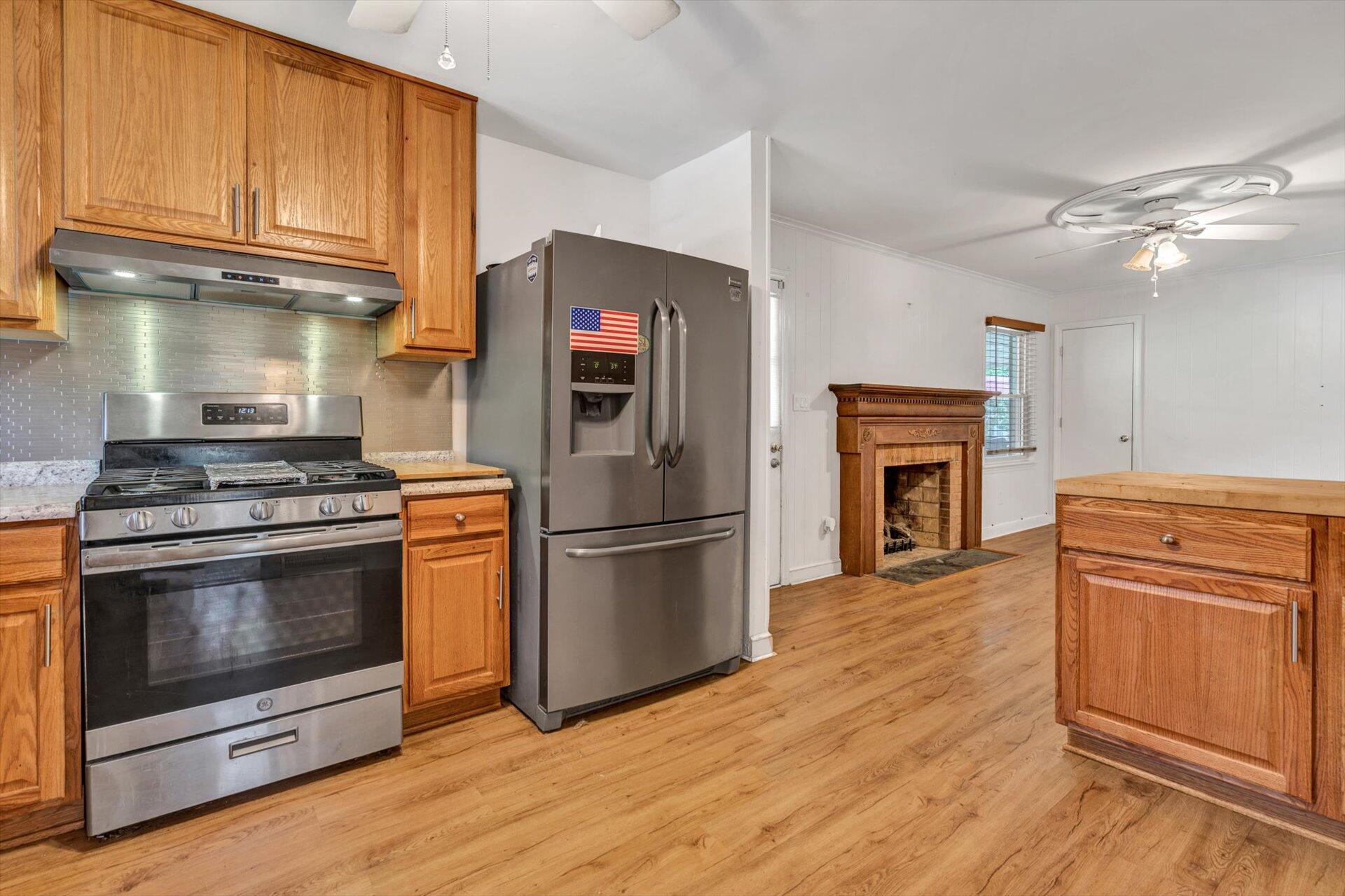 3515 Greencliff Road Roanoke, VA 24018 - Photo 3 of 29 08-052720220038