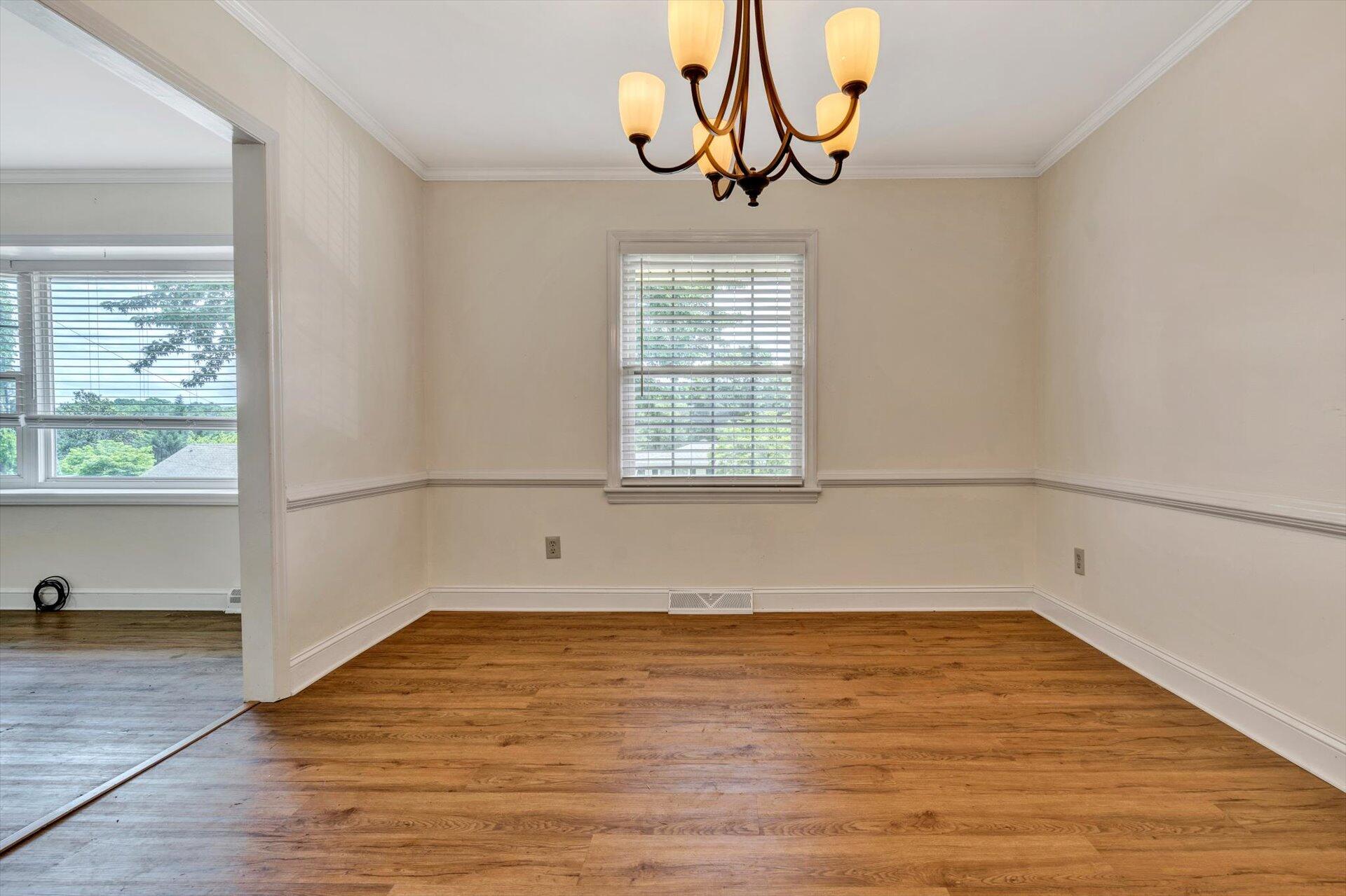 3515 Greencliff Road Roanoke, VA 24018 - Photo 4 of 29 07-052720220037