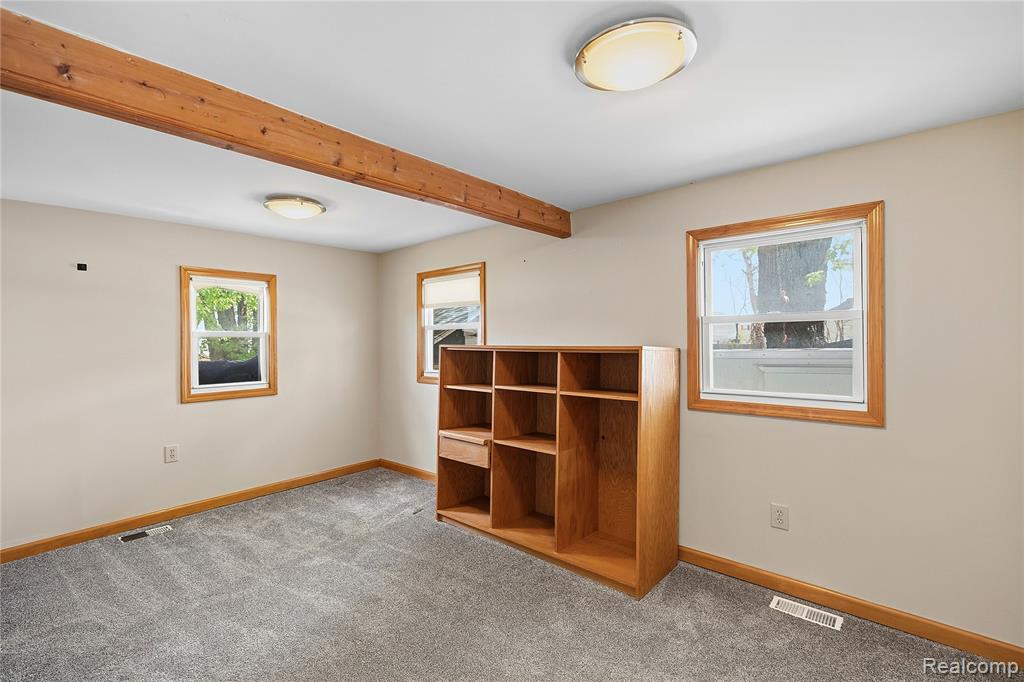 725 Mason Road Howell, MI 48843 - Photo 10 of 33