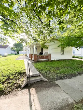 $95,000 | 209 Grant Street, Cayuga, IN 47928