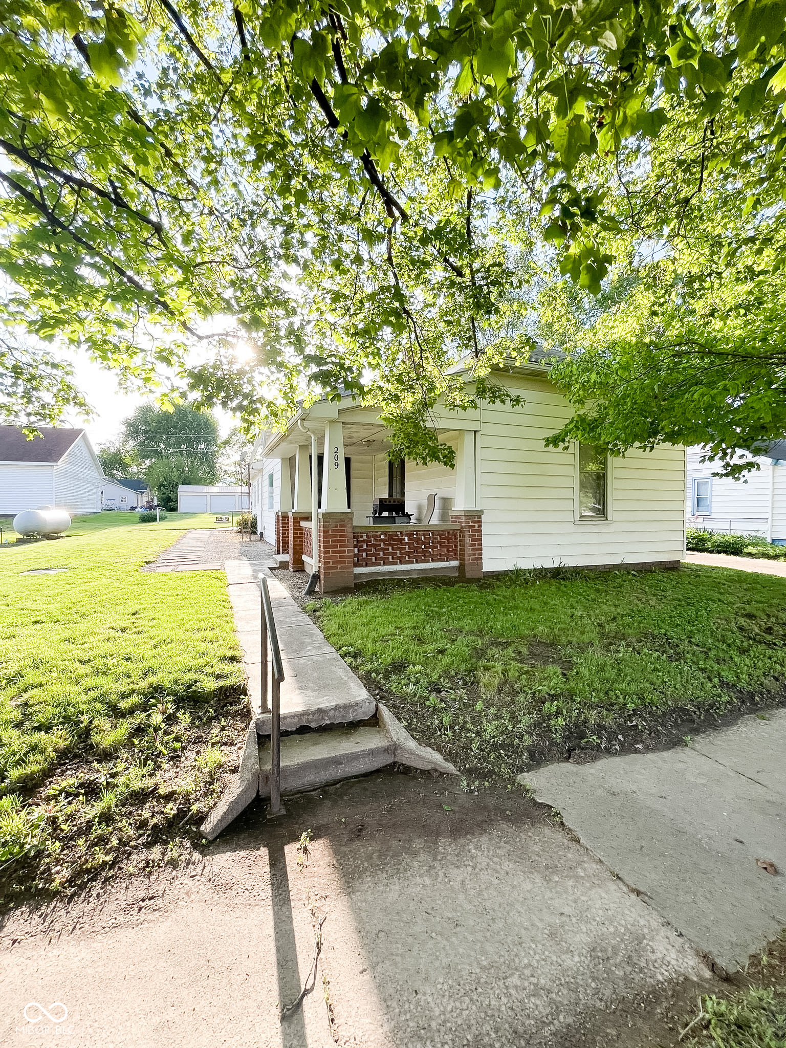 209 Grant Street Cayuga, IN 47928 - Photo 1 of 35