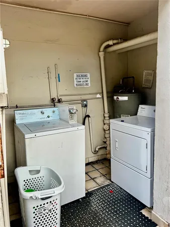 $1,950 | 2918 Funston Street, Unit 29B, Hollywood, FL 33020