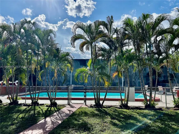 $1,950 | 2918 Funston Street, Unit 29B, Hollywood, FL 33020