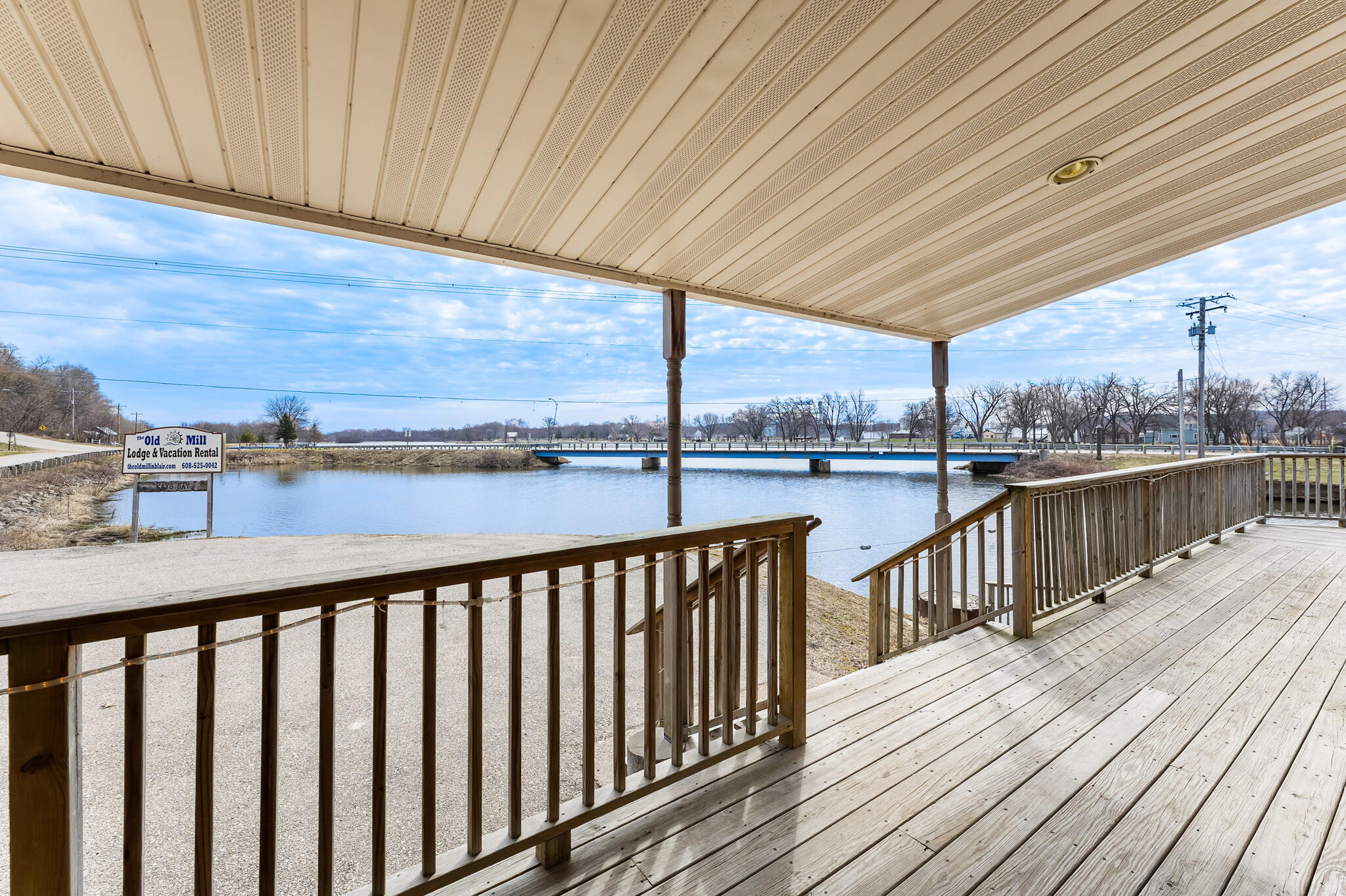 141 Mill Road Blair, WI 54616 - Photo 23 of 54 23 FRONT DECK