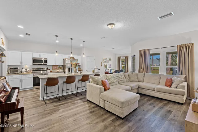 $369,000 | 102 Landmark Avenue, Satsuma, FL 32189